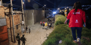 Foto de funcionarios del Distrito en operativo de seguridad
