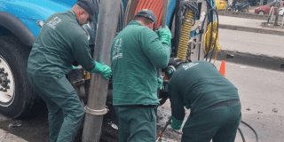 Trabajadores del Acueducto de Bogotá.