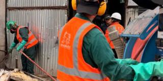 Foto que muestra trabajadores del Acueducto de Bogotá