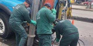 Trabajadores del Acueducto de Bogotá.