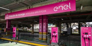 Foto que muestra la estación de recarga de Enel Colombia 