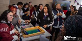 Estudiantes en colegio de Bogotá 