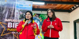 Alcaldesa de Fontibón y Secretaría de Hacienda hablándole a ala comunidad 