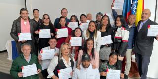 Pospenados graduados de curso de marketing digital.