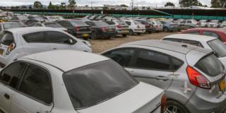 Foto de carros en patios 