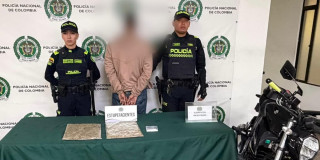 Foto del hombre capturado con más de 1.100 dosis de marihuana en Bosa.