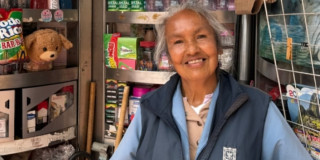 Foto de Adriana Villota, beneficiaria de quioscos IPES en Bogotá.