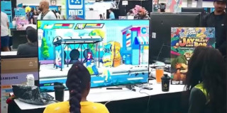 Foto de emprendedores Bogotá presentes en Comic Con en Corferias.