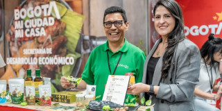 Foto de empresarios del programa ‘Bogotá Corazón Productivo’ en la feria Alimentec 2026.