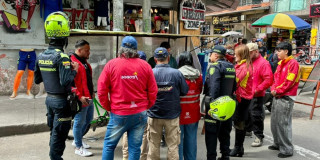 Foto del operativos de espacio público en Los Mártires, centro de Bogotá.