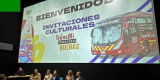 Imagen de representantes de entidades públicas en encuentro "En TransMi pasan cosas buenas".