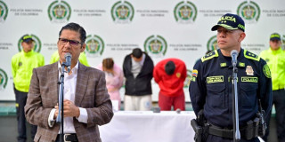 Secretario de Seguridad, César Restrepo, y comandante de la Policía de Bogotá, Giovanni Cristancho, durante rueda de prensa.