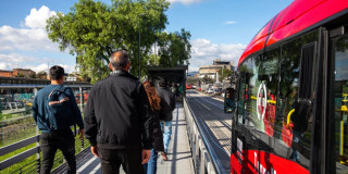 Foto de un bus de TransMilenio