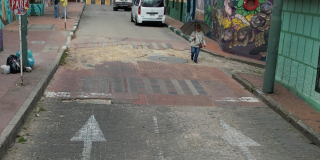 Foto de una vía en mal estado de la localidad de La Candelaria
