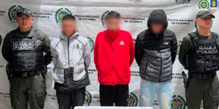 Tres hombres capturados que conformaban red de secuestro de conductores de plataforma de transporte.
