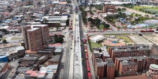 Foto de frente de obra del Metro .