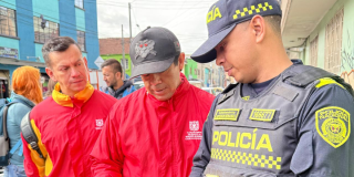 Foto de funcionarios del Distrito en operativo de seguridad