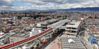 Foto de un tren del Metro 