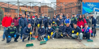 Foto de la jornada de limpieza en Campo David y San Bernardo en el centro de Bogotá.