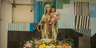 Foto de la Virgen del Carmen en una de las Plazas de Mercado de Bogotá.
