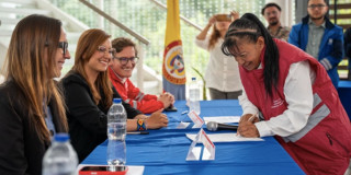 Foto de la instalación del Consejo Distrital de Vendedoras y Vendedores Informales en Bogotá.