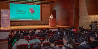 Foto de uno de los foros de Semana por la Reducción de Pérdidas en Bogotá.