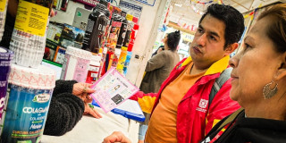 Foto de charlas de prevención de cáncer de seno o cáncer de mama en Bogotá.