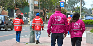 Funcionarios de AIDE y Gestores de Convivencia en una calle en Bogotá.