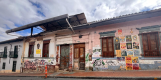 Imagen de la fachada de la casona en La Candelaria