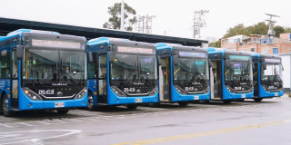 Foto de buses de TransMilenio