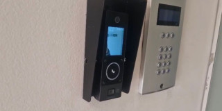 Sistema de ingreso automatizado a un conjunto residencial.