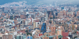 Imagen de varios edificios del centro de Bogotá desde el aire