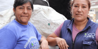 Dos mujeres recicladoras.