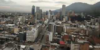 Imagen panorámica de Bogotá donde se evidencia un día opaco.