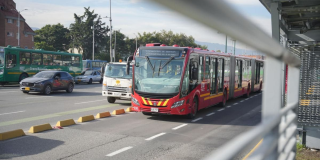 Foto de un bus de TransMilenio en Bogotá.