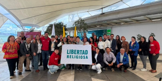 Foto de conmemoración en Alcaldía Local de Los Mártires