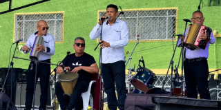 Foto de una banda musical de vallenato en Bogotá