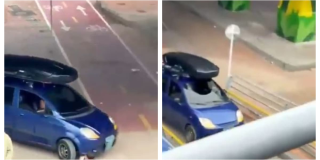 Foto de un carro azul