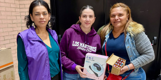 Imagen de tres mujeres posando para la foto