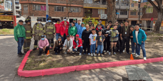 Comunidad, entidades distritales y voluntarios participan en jornada de recuperación del parque infantil del barrio La Alameda en Ciudad Bolívar