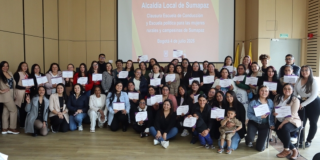 Imagen de las 32 mujeres que recibieron la formación en conducción