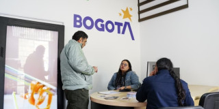 Foto del nuevo Centro de Desarrollo Turístico y punto orientación al turista junto frente a la Plaza de Bolívar.