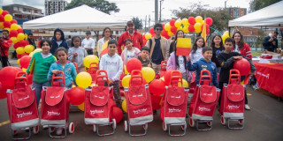 Foto de la jornada de entrega de obras e implementos deportivos en la localidad de Engativá en Bogotá.
