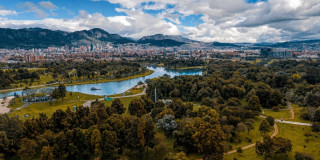 Foto aérea del parque Metropolitano Simón Bolívar, uno de los más grandes de Bogotá.