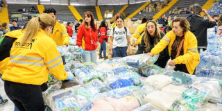Foto de ayudas humanitarias de Bogotá para atención de terremoto.