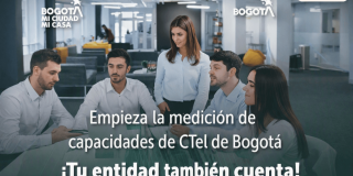 Imagen que muestra un grupo de personas hablando y el texto: empieza la medición de capacidades CTeI de Bogotá 