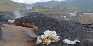 Producción de carbón a cielo abierto