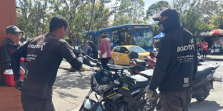 Foto de funcionarios del Distrito en operativo de seguridad