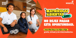Foto que muestra tres estudiantes sonriendo y el texto: matrículas abiertas 2027