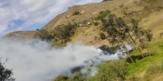 Humo del inicio de un incendio forestal en Cundinamarca 